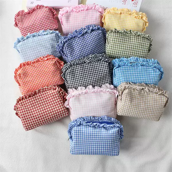 Trendy pleated plaid lace pencil case, large-capacity student stationery bag, niche high-value storage bag