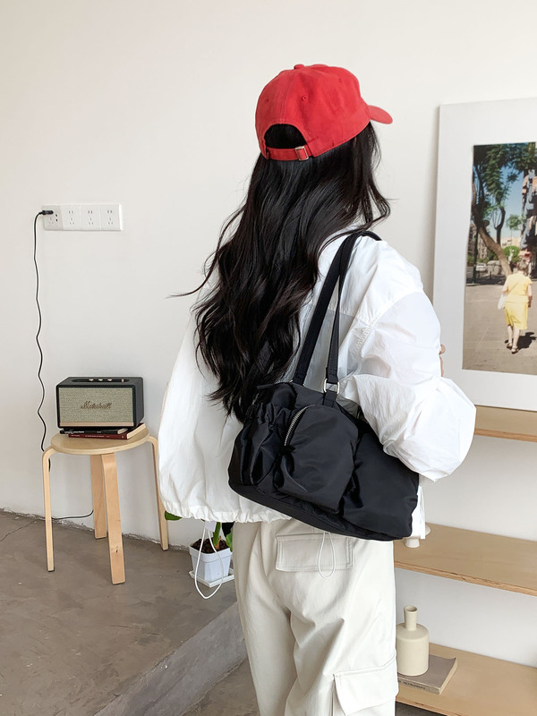 2025新型手提げショルダーバッグ女性ファスナー軽量多ポケットカジュアルバッグ大衆デザインナイロン通勤バッグ女性|undefined