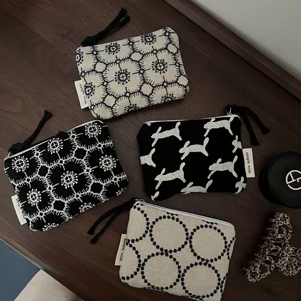 【Suxi Canvas Bag】Exquisite and artistic black canvas embroidered coin purse, mini storage card holder, earphone and menstrual bag