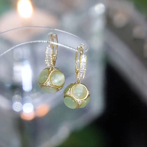 Green Cat's Eye Diamond Ball Earrings with Gold Tones, Elegant and Simple, Non-Fading High-End Retro Earrings