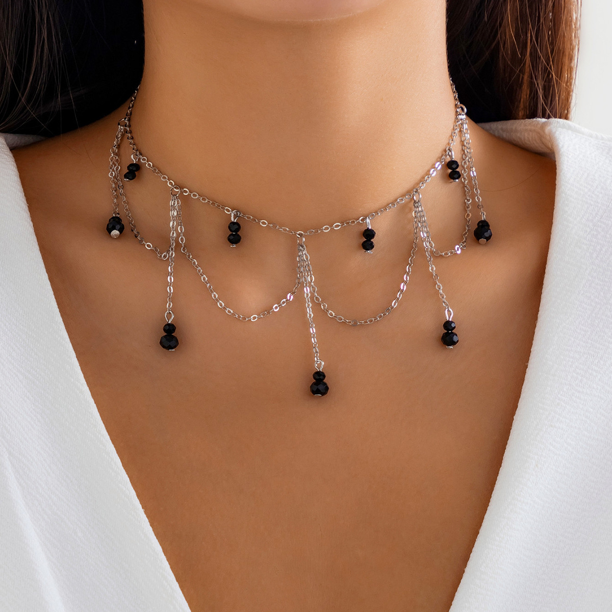 Girocollo goth con perline e frange a goccia di cristallo rosso_voghion.com