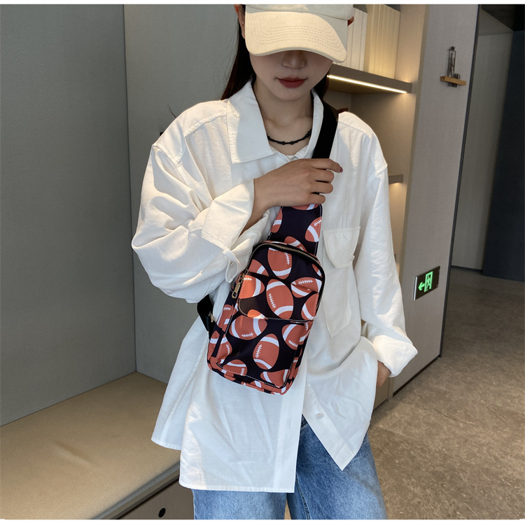 Women's Medium Nylon Ball Streetwear Square Zipper Fanny Pack display picture 9