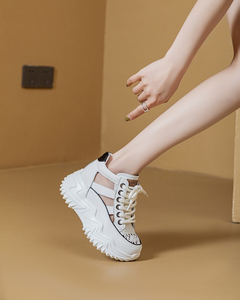 Chaussures en cuir à tube haut pour femmes Sandales creuses pour femmes 2023 été nouvelle tendance chaussures de sport et de loisirs respirantes à semelles épaisses_voghion.com