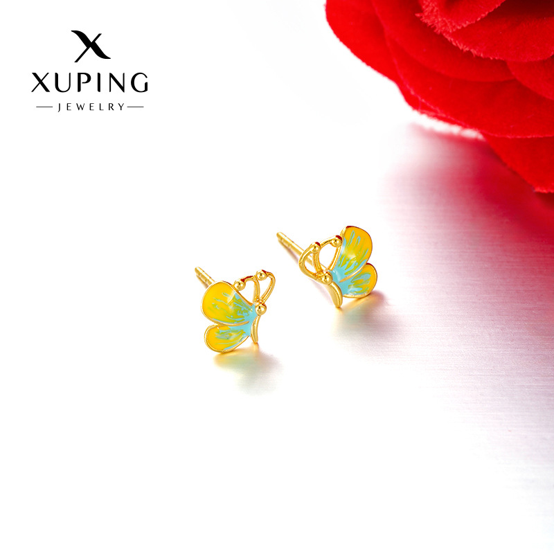 Xuping joyería goteo serie de mariposa dorada pernos de aleación de cobre chapado en 24k color ligero lujo temperamento orejas mujeres