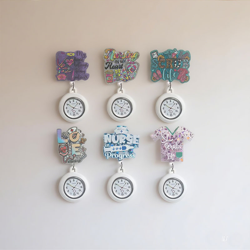 可爱易拉扣可伸缩医生护士表考试可用怀表爱心米奇挂表胸表电子批