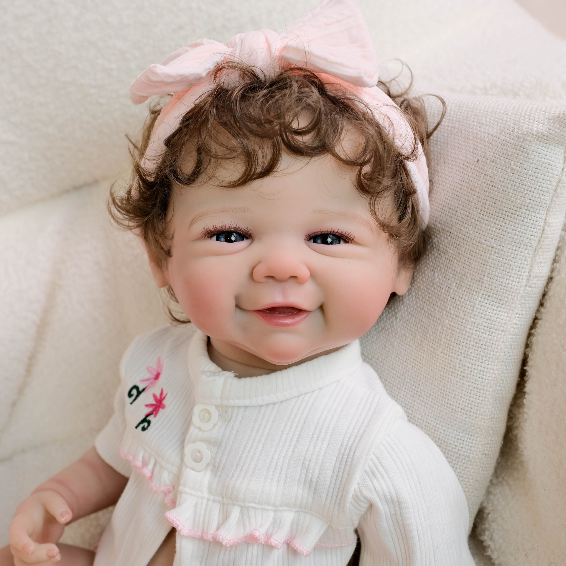 NPK 19 pulgadas blanco de manga corta implantación de cabello muñeca de simulación vivienne para niños regalos de vacaciones image 4