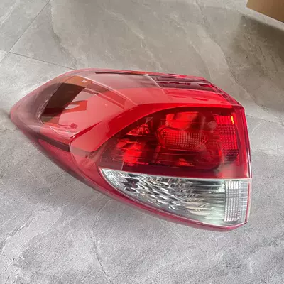 Applicable to 15-18 Beijing Hyundai Tucson rear taillight semi-assembly anti-collision taillight car reversing brake light (Tail light) - low-fitting-outside-light-main-driving-side-boutique-semi-assembly-1-others