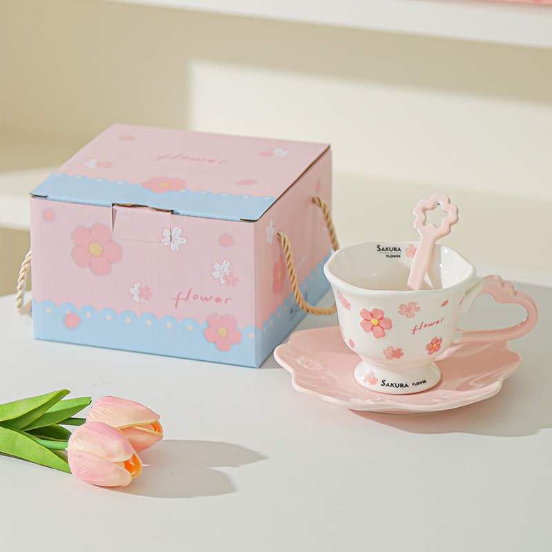 Alto valor de la cara flor de cerezo relieve taza de marca personalidad creativa de la chica corazón de cerámica casera taza de agua taza de café plato regalo de mano