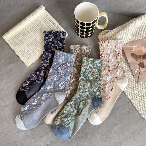 2024 New Cartoon Retro Floral Dongdaemun Small Flower Korean Style Flower Socks Women's Mid-Calf Cotton Socks Wholesale