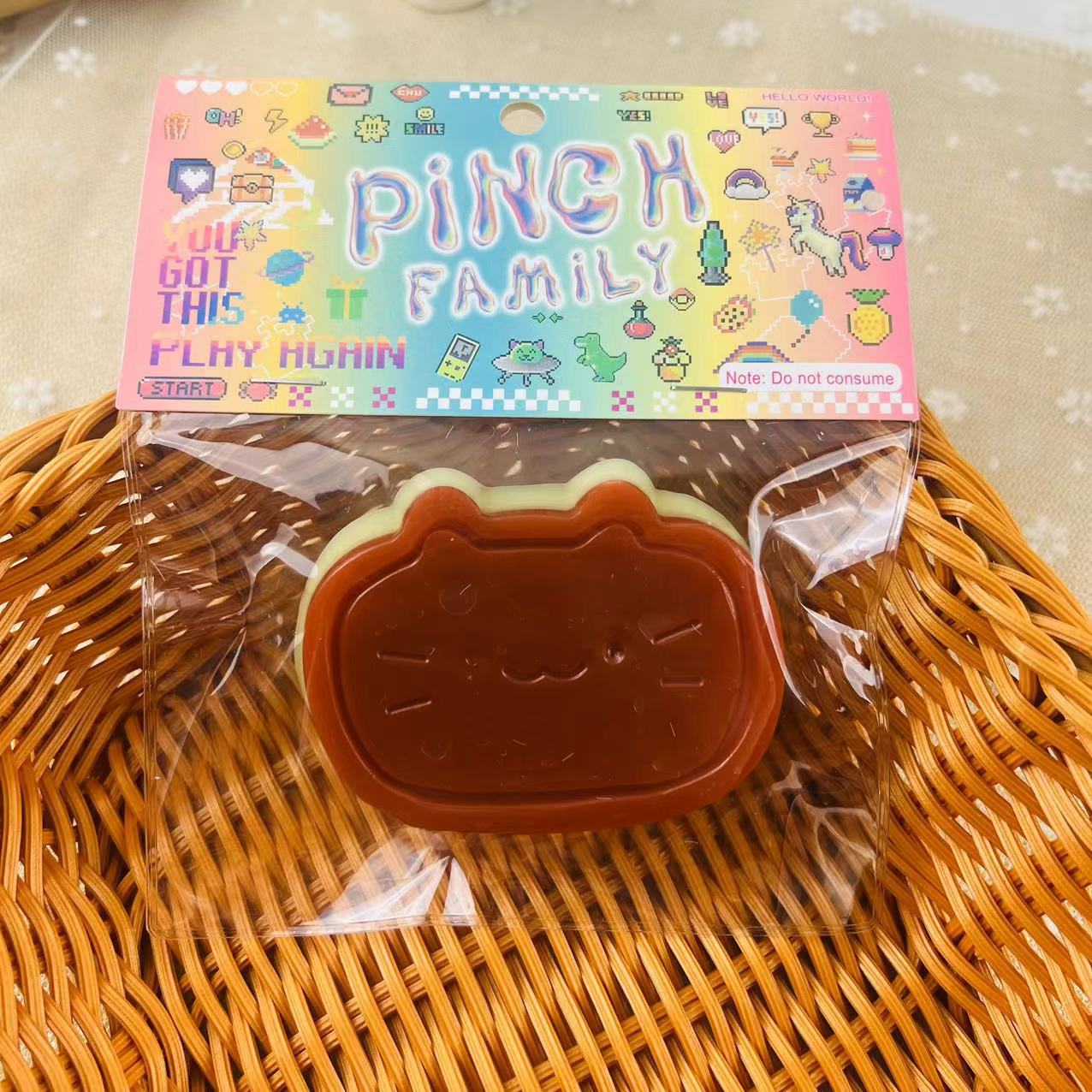 Pequeño Libro Rojo Venta caliente TPR caucho suave sólido hámster pellizco música descompresión juguete lindo mascota bola grande de dibujos animados pequeño ratón