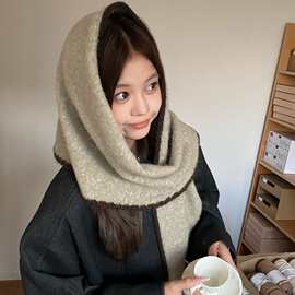 纯色高级感羊毛三角巾秋冬大披肩女保暖针织坎肩头巾多用毛线围巾