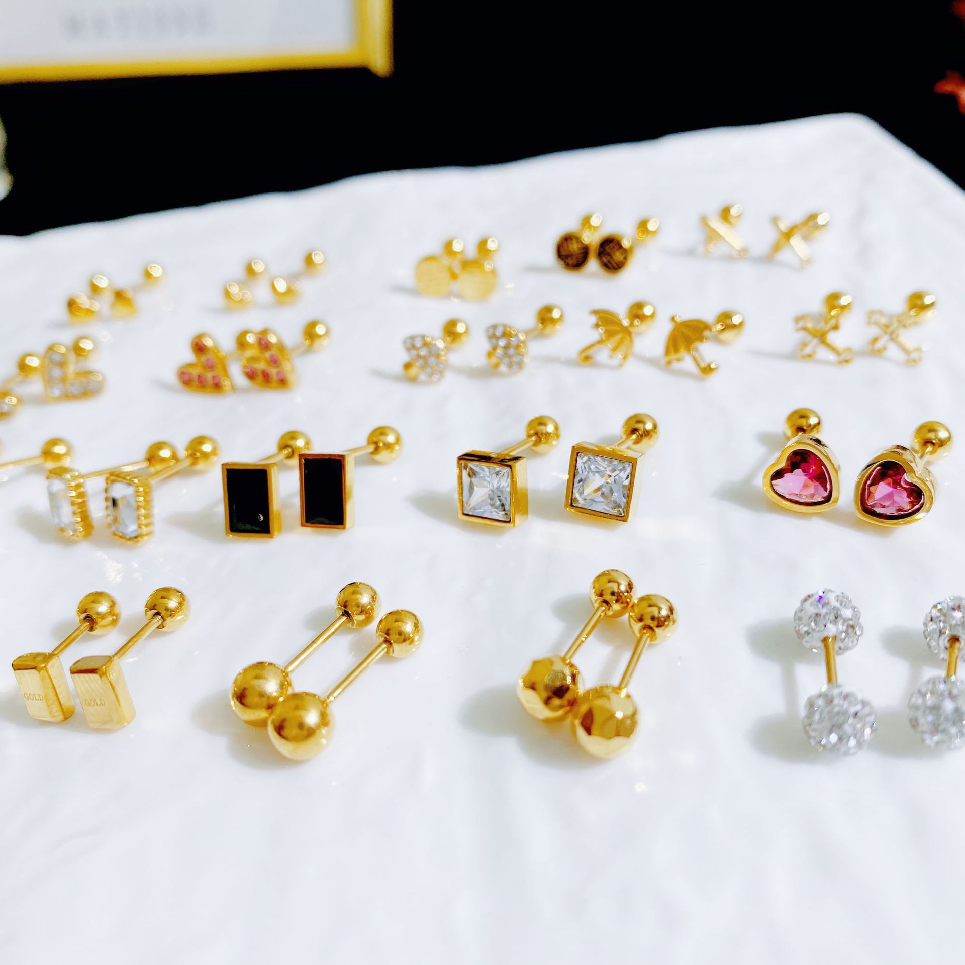Holiday, Daily Occasion Titanium Steel Material 1 Pair Simple Style Heart Shape Plating Titanium Steel Gold Plated Ear Studs