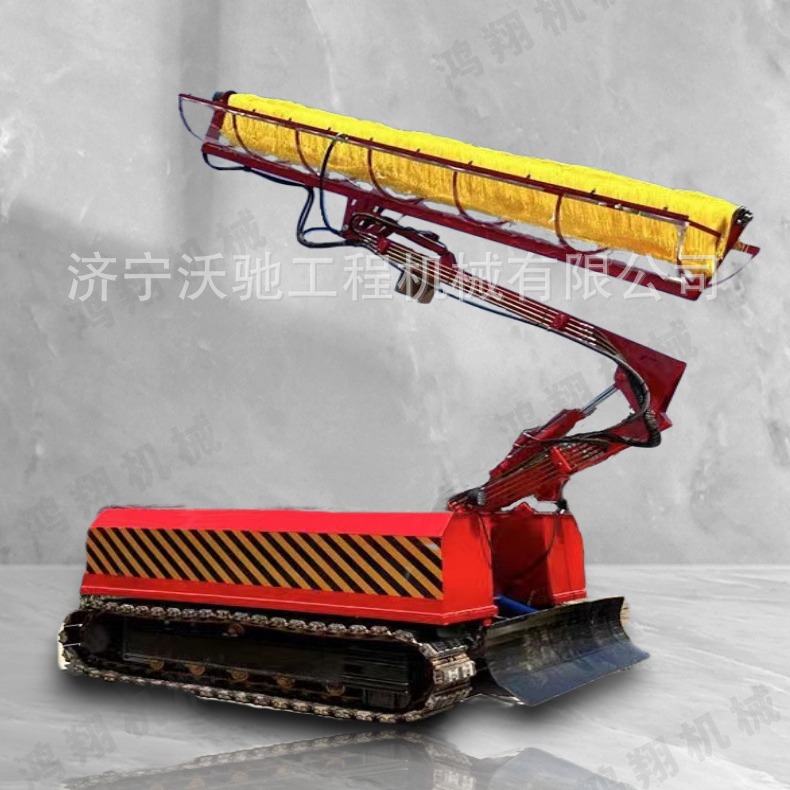 新款履带光伏板清洗机 可单人遥控操作 太阳能板全自动清洗车厂家