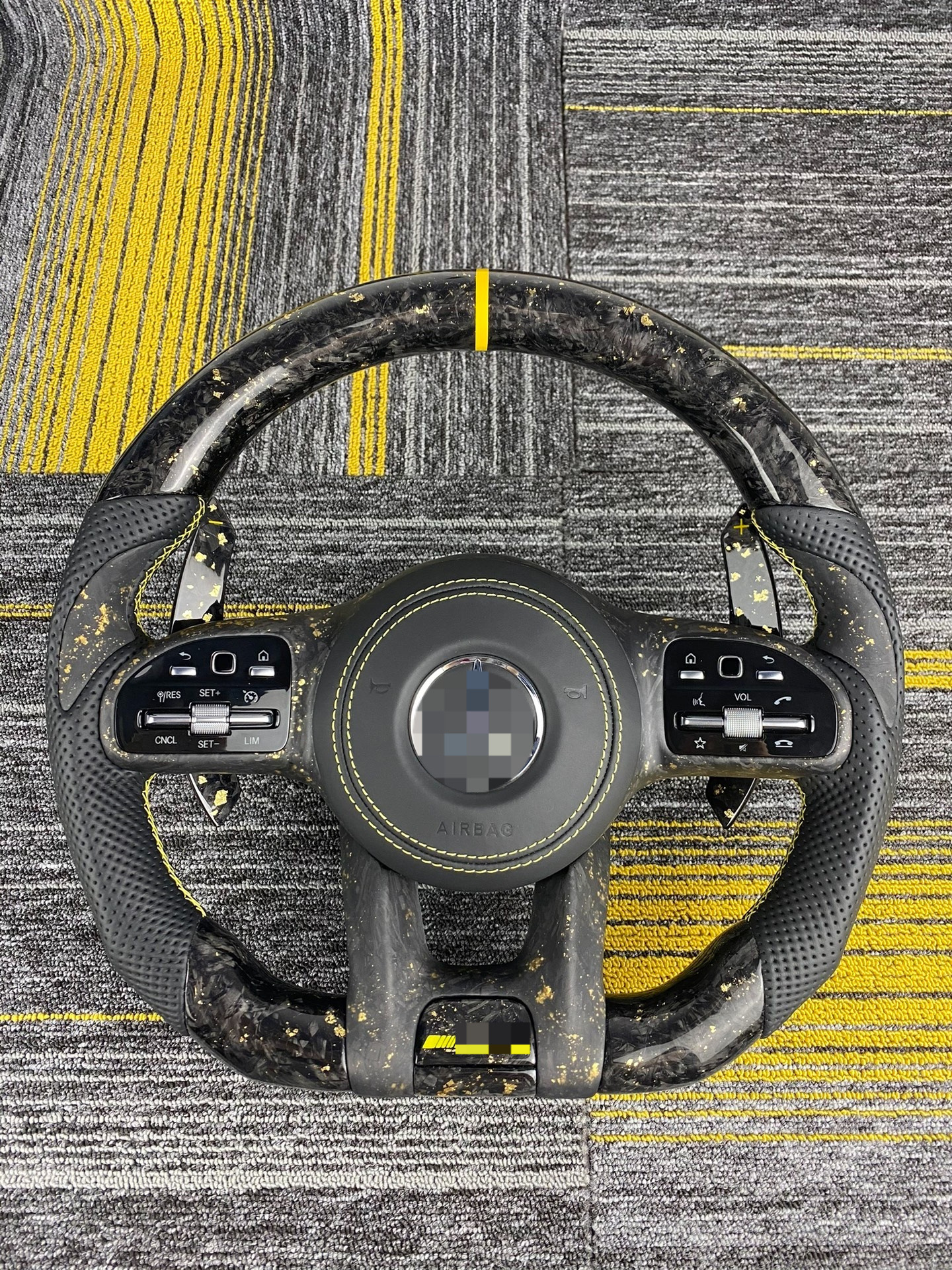 Suitable for Mercedes-Benz W204 W218 W212 GLK207 C-Class R-Class C63 A45 carbon fiber steering wheel