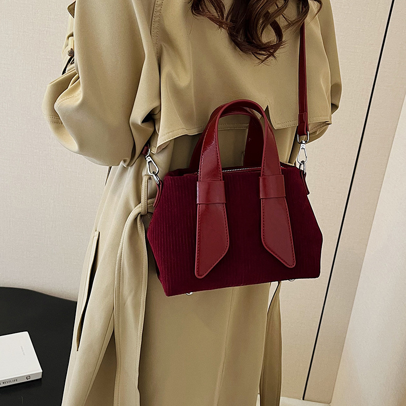 Bolso de terciopelo transfronterizo para mujer 2024 nuevo bolso de mujer de gran capacidad de pana de moda bolso de costura de color de contraste de moda