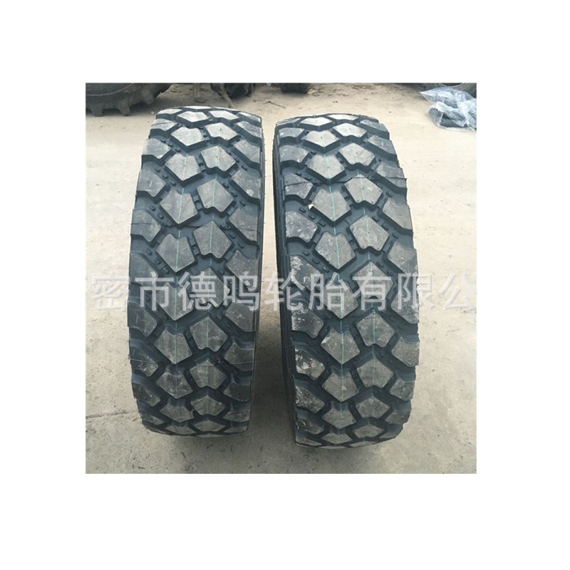 Las ventas de la fábrica del triángulo neumático 305/80R20 calidad tres garantías