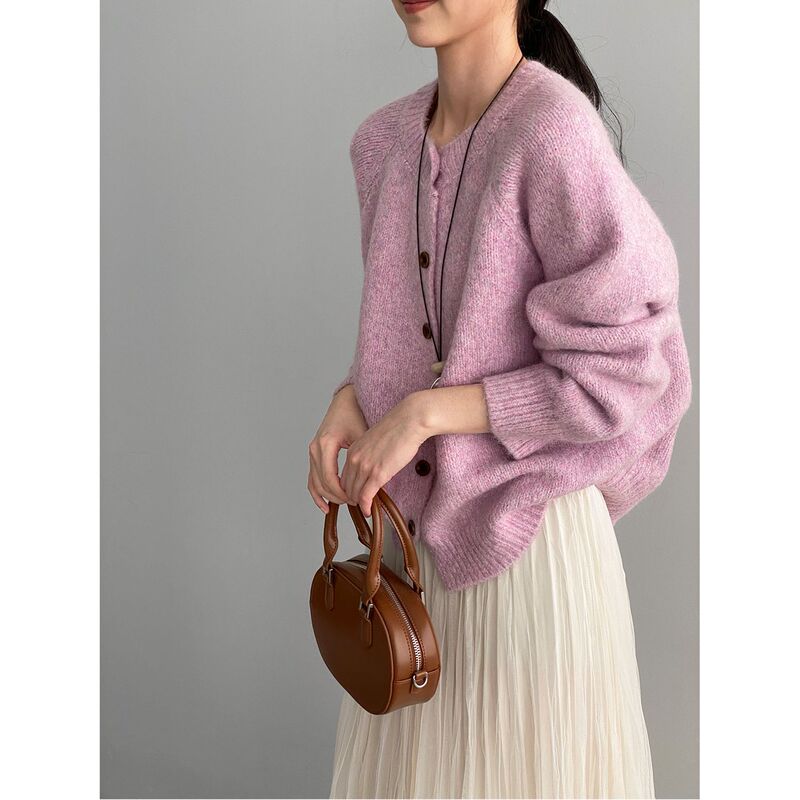 Korean-Style Early Spring Artistic Retro Round-Neck Sweater for Women, Versatile and Slimming, Single-Breasted Loose Knitwear 2689
