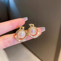 百搭珍珠D字母耳钉女高级感小众气质精致耳环复古轻奢耳饰品批发