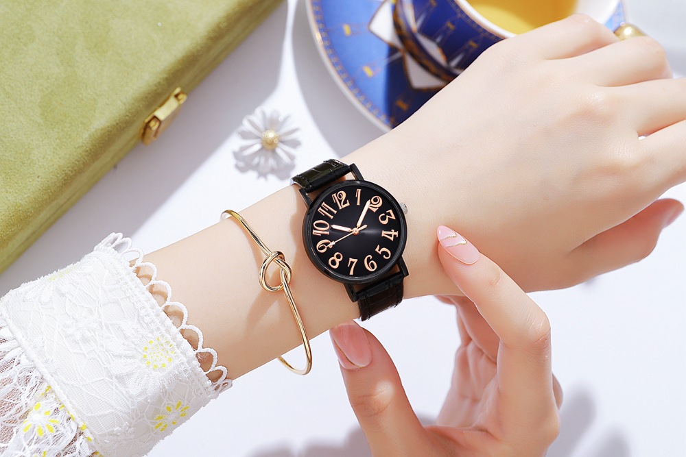 fashion big digital eye-popping crocodile pattern belt student female watch dressing all-match quartz female watch_voghion.com