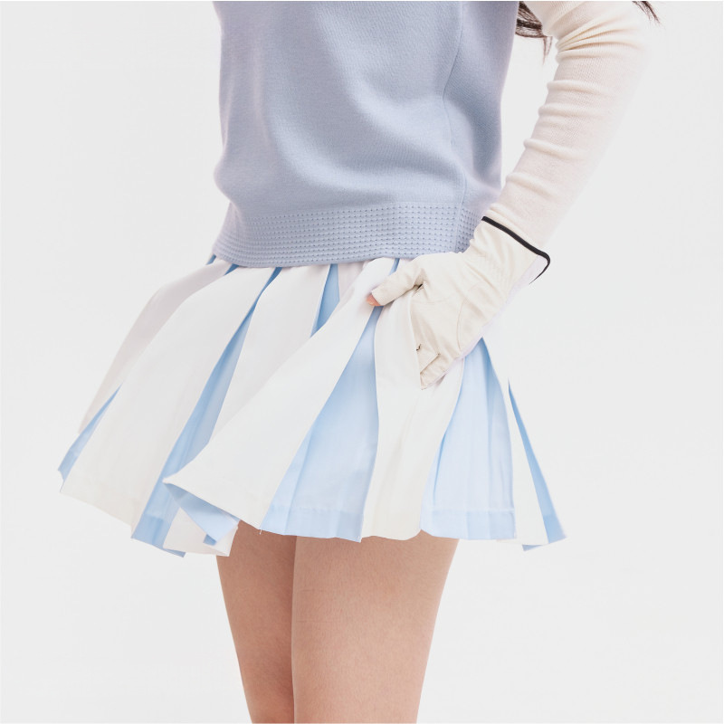 Women's new golf clothing features a pleated short skirt that is slimming, simple, versatile, quick-drying, and anti-exposure, suitable for sports