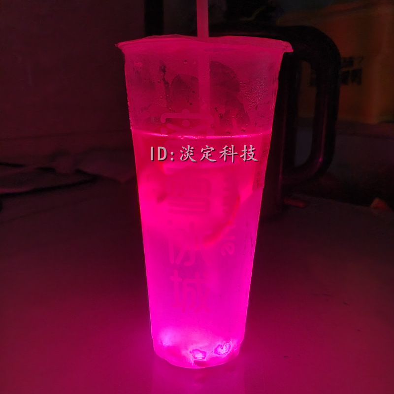 Internet celebridad ciudad coche puesto móvil tarde en la noche LED luminoso limón taza de té Fondo luz colorida botella de vino almohadilla luminosa