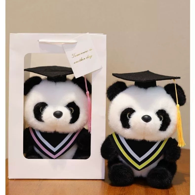 Temporada de graduación Panda Doctor Bear Kindergarten Examen de ingreso a la universidad Regalo Licenciatura Bear Impresión Logotipo Nombre de la insignia de la escuela Muñeca de clase