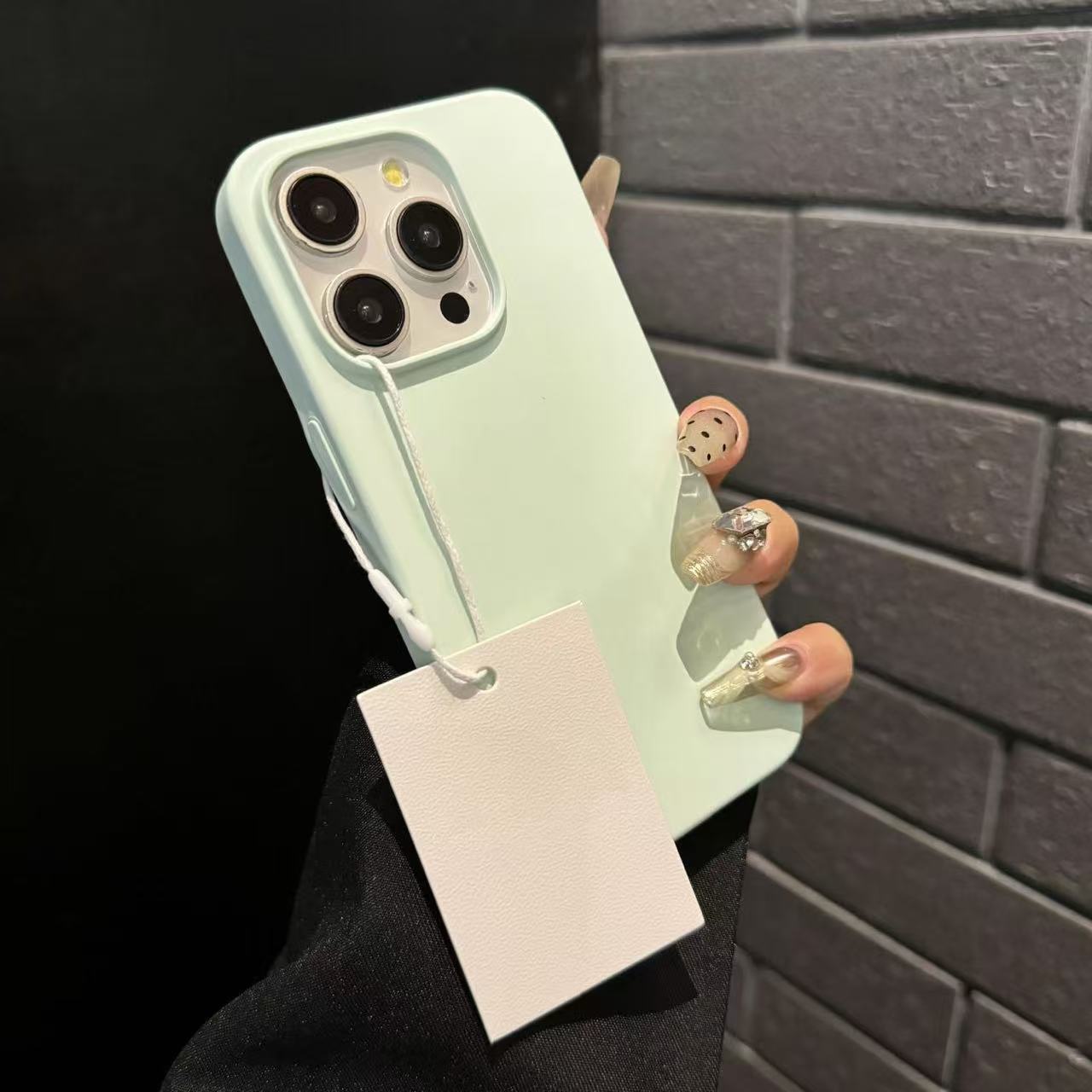 Botón integrado de color sólido simple para piel esmerilada iPhone16ProMax Estuche para teléfono Apple 16Pro/16