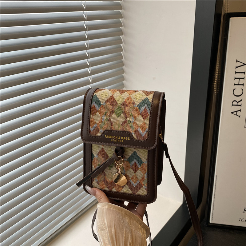 Bagos de alta sensación de nicho para mujeres nuevas bolsas de mochila retro bolsas de mochila francesa de hombro para mujeres transfronterizas