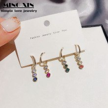 S925�y�¿С�ɺ��s����Ů��ɫ�ʯ�M�����b��Ȧ���|�߼��ж��h