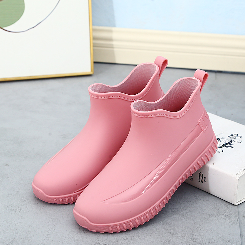 여성복 부츠 내마모성 비 신발 여성 봄과 여름 소프트 패션 아웃웨어 사계절 방수 신발 인터넷 인기 여성 비 부츠 고무 신발