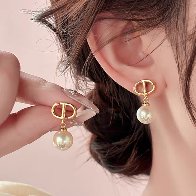 Pendientes de metal de alta gama, diseño minimalista y moderno, para mujer 2024, suministro al por mayor