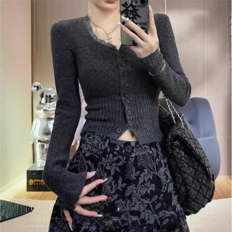 灰色V领蕾丝内搭打底衫女秋季2025新款针织衫短款上衣设计感小众|undefined