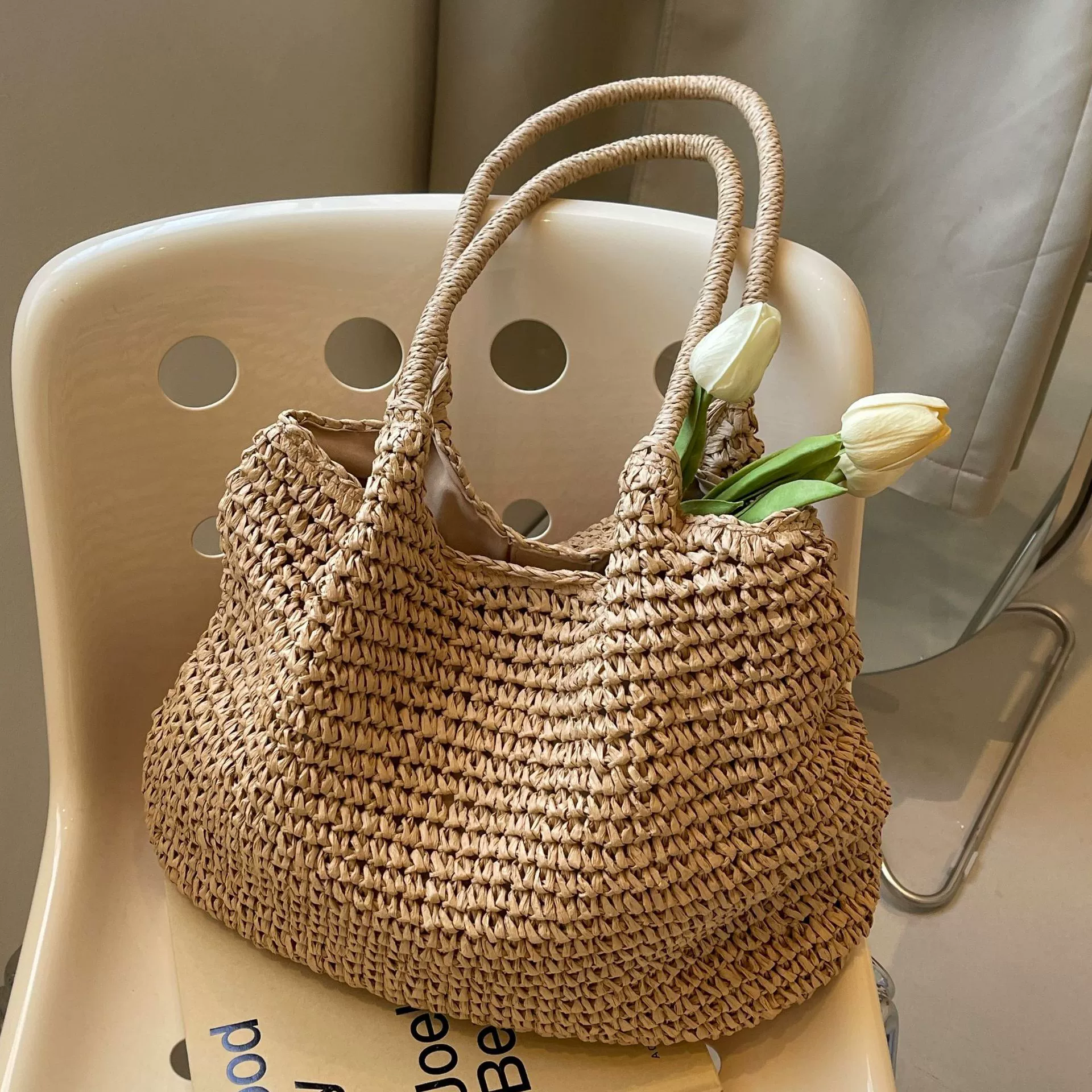 Woven straw beach capacious shoulder bag, western style