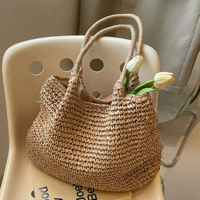Woven straw beach capacious shoulder bag, western style