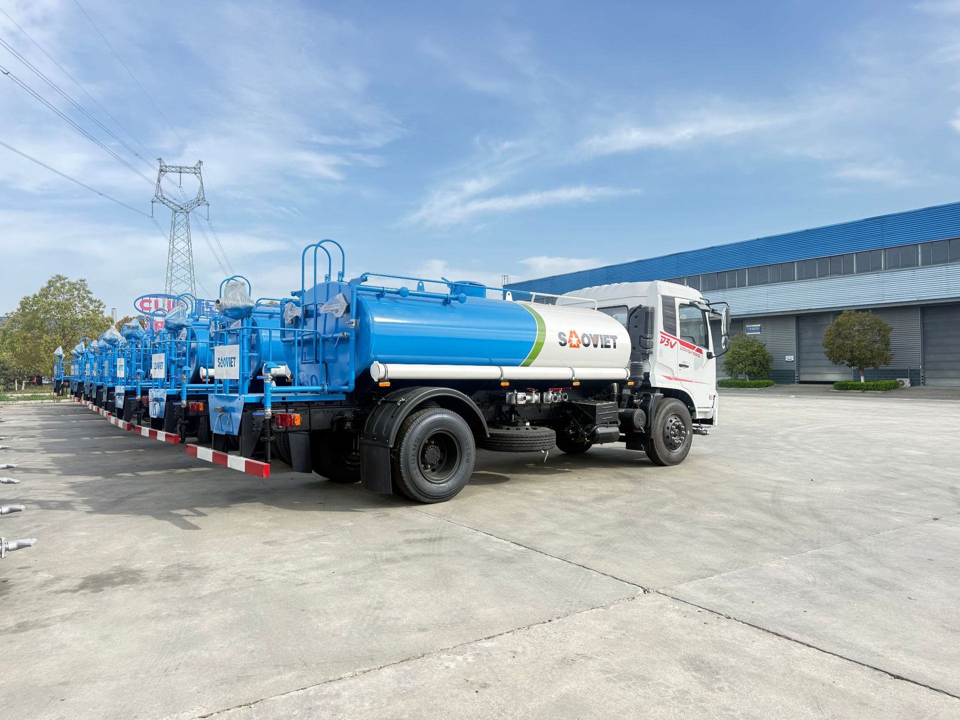 Export Foreign Trade 12-Ton Sprinkler Truck, National Standard 3, for Landscaping Spraying, Municipal Sanitation Engineering Vehicle, Landscaping Water Transport Vehicle