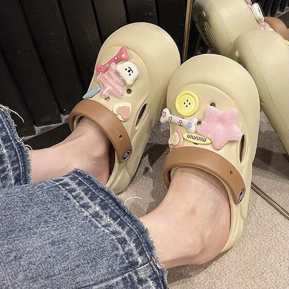 Summer cute ultra-soft non-slip Crocs-style slippers platform