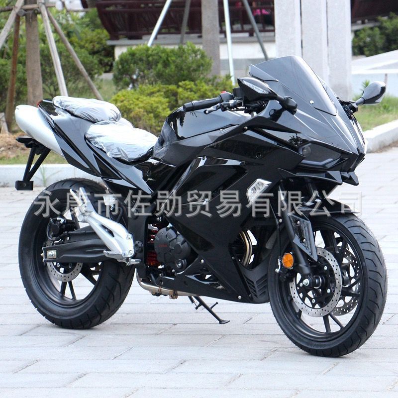 H2 real fuel-powered motorcycle, heavy-duty motorbike, exhaust pipe under the seat, large 200cc displacement