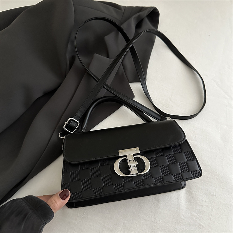 2024 otoño e invierno nuevo diseño de nicho bolso de mensajero de un solo hombro Maillard ambiente estilo todo fósforo pequeño bolso cuadrado para axila