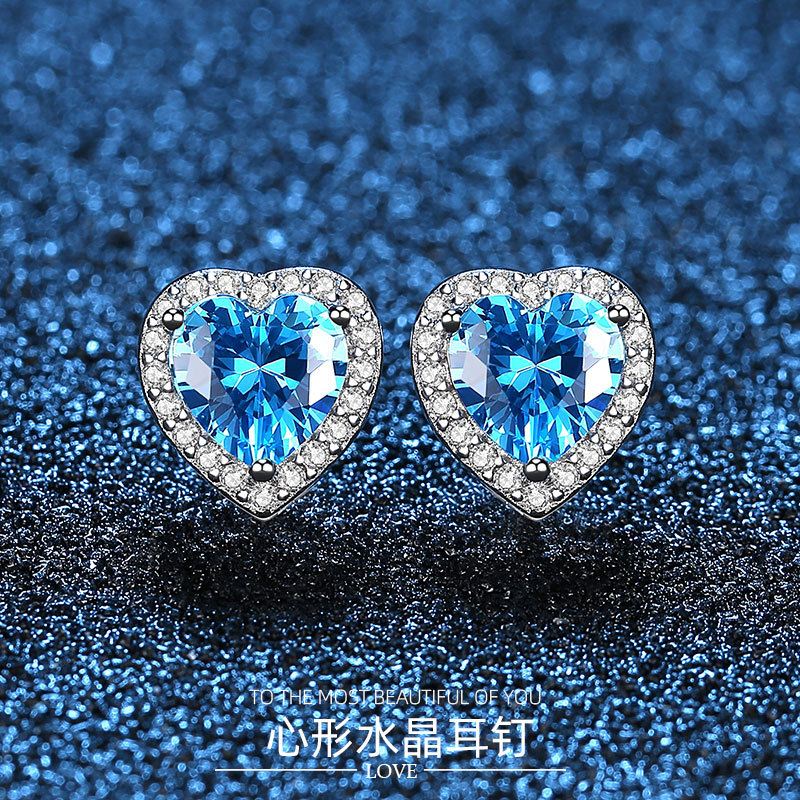 S925 plata esterlina en forma de corazón pendientes de cristal Luz de lujo de alto grado pendientes amor al por mayor ins estilo exquisito estilo lindo