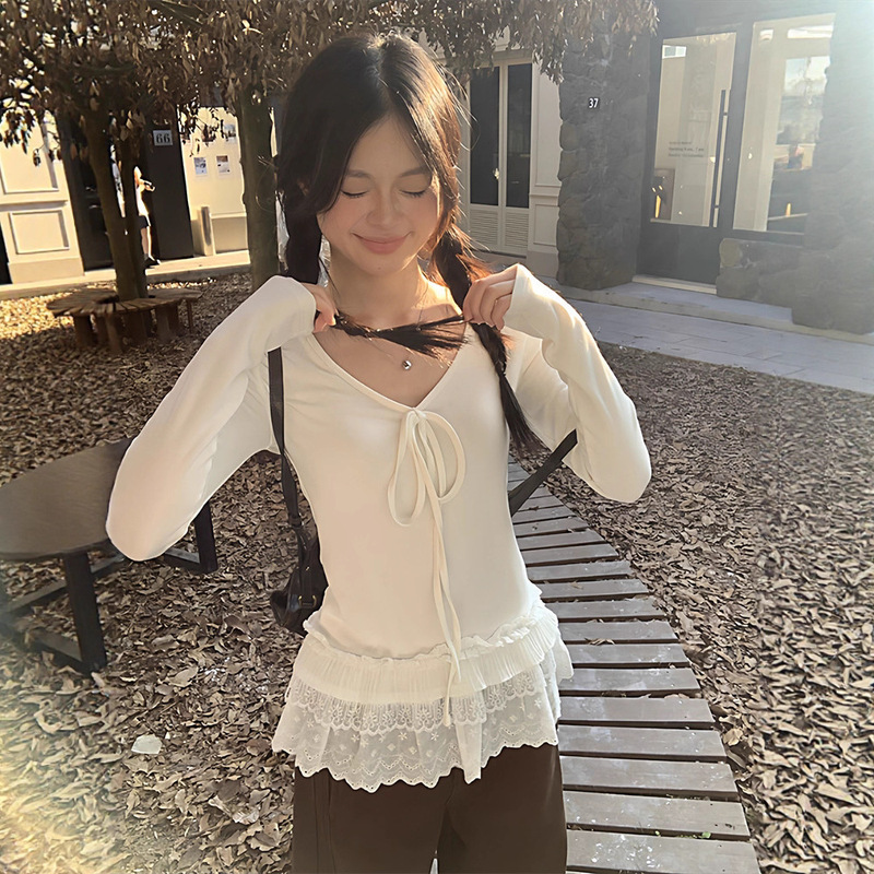 Sweet Style Lace Splicing Lace-Up Long-Sleeved Top for Women in Winter Niche V Neck Knitwear with White Inner