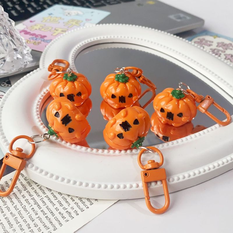 クリエイティブハロウィーンカボチャのキーホルダーかわいいカボチャ提灯ストラップ自動車バッグ吊り下げパーティープレゼント卸売り|undefined