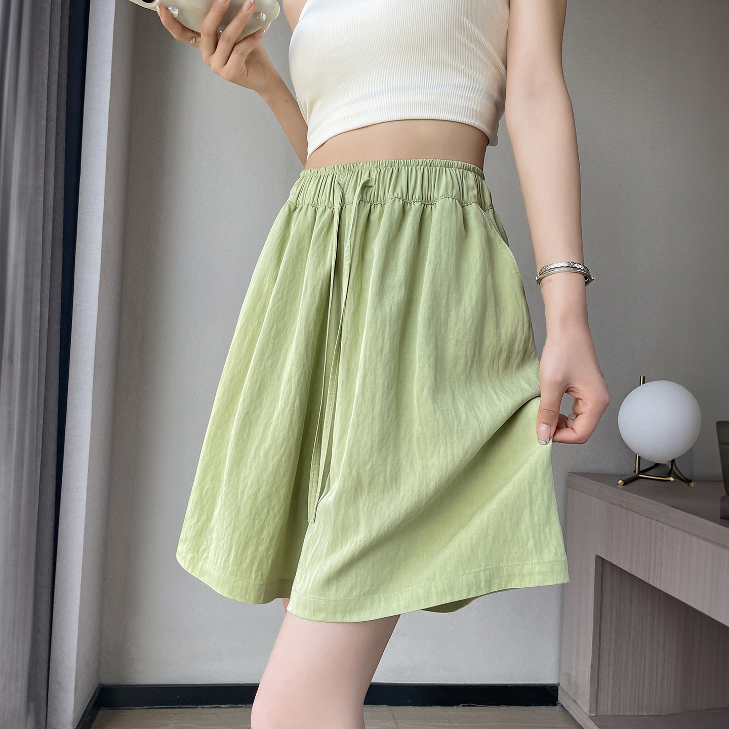 떨어지는 배 녹색