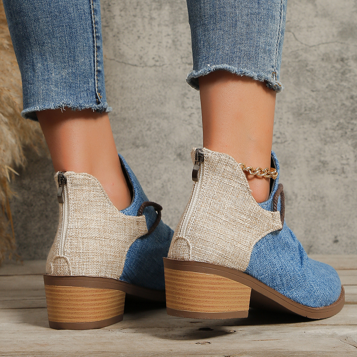 Damenschuhe 2024 Herbst und Winter neue spitze Zehenpartie mit quadratischem Absatz und Leopardenmuster, modische kurze Stiefel für Damen in großen Größen_voghion.com