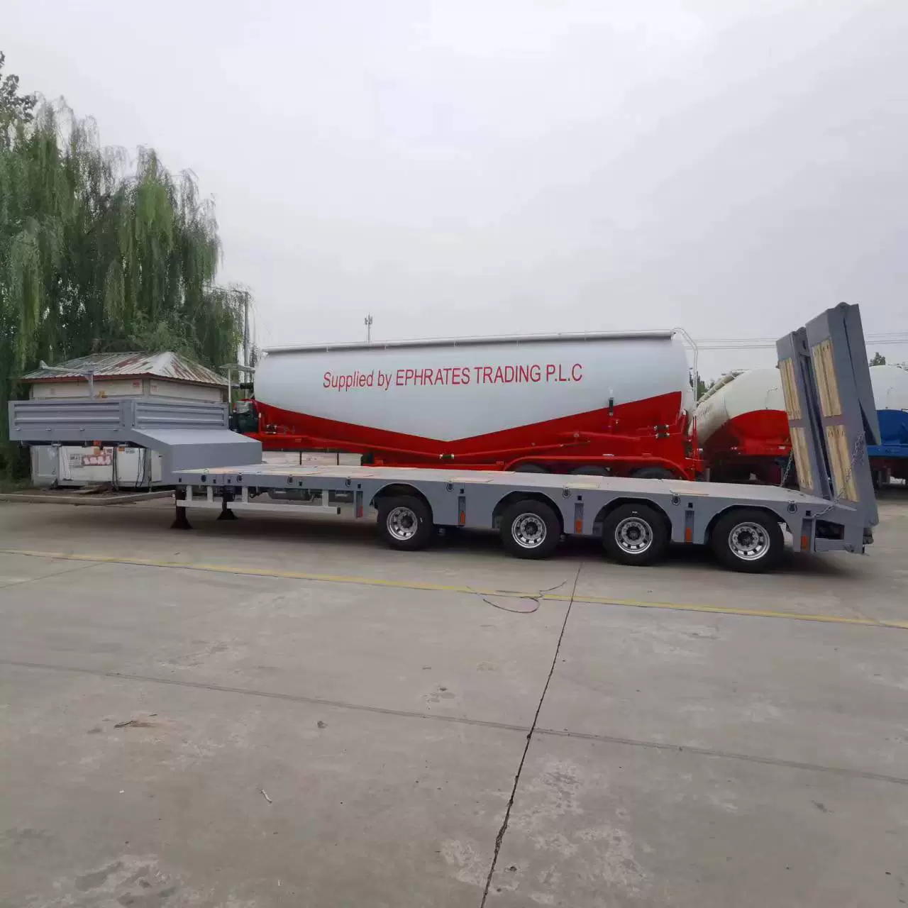 Крючок пластина гидравлическая пружина подъемная лестница плоская специальная машина 17 м осевая машина большой транспорт полуприцеп завод