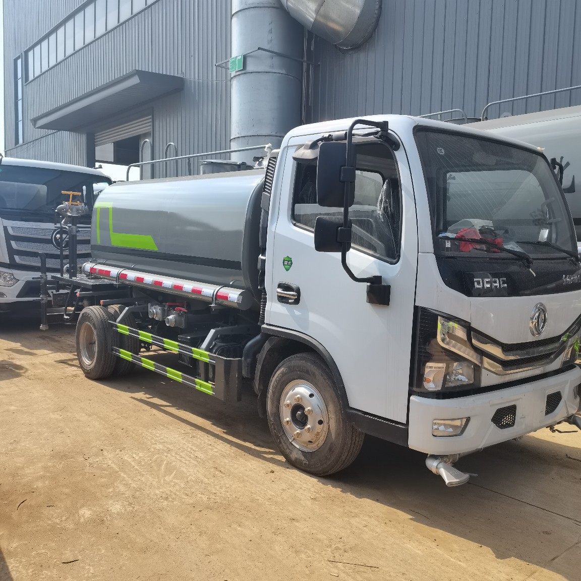 Small 5-Ton Construction Site Sprinkler Truck, Sanitation Garden Multi-Functional Dust Suppressor Truck, Dongfeng 5-Ton Fog Cannon Truck Factory Direct Supply