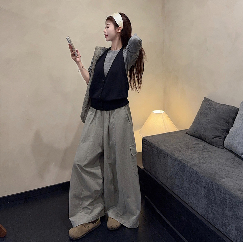 时尚套装灰色长袖针织衫叠穿挂脖背心女秋季垂感拖地休闲裤三件套|undefined