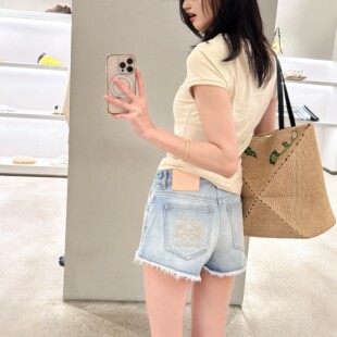 Դ�^���l���˓Q ����ţ�ж�ѝŮ����̽�A��ë߅����@�ݜ\ɫ�ļ�