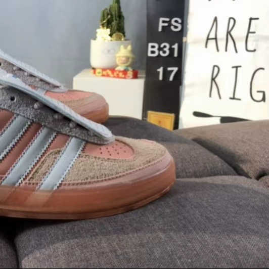 Кроссовки Adidas повседневные противоскользящие и износостойкие низкого типа, удобные и дышащие, подходят для повседневной носки