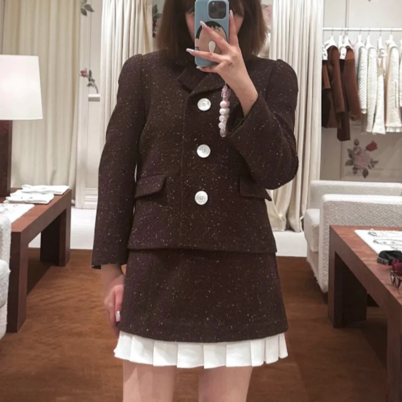 [in Stock] Elegant Ol Workplace Commuting Slimming Shell Button Straight Short Padded Shoulder Blazer for Women 52705