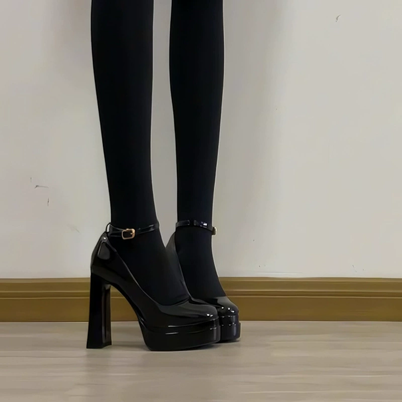 Горячая девушка водонепроницаемый стол с пряжкой на высоких каблуках женская весна 2025 новый туфли с неглубоким каблуком Мэри Джейн